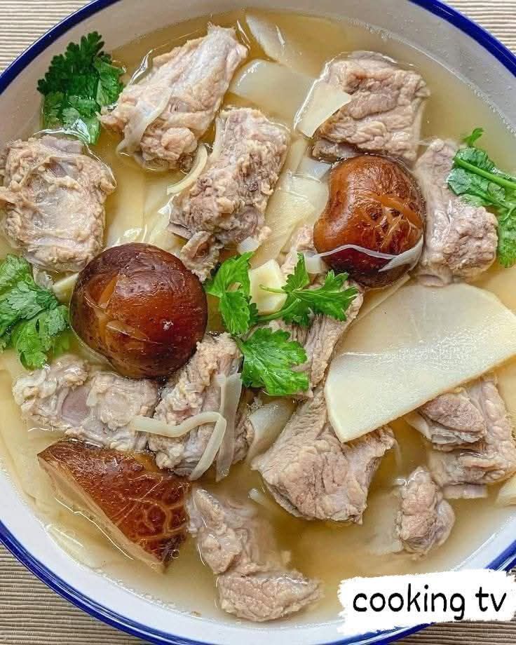 Pinoy ULam | 𝐏𝐨𝐫𝐤 𝐑𝐢𝐛 𝐒𝐨𝐮𝐩 𝐰𝐢𝐭𝐡 𝐁𝐚𝐦𝐛𝐨𝐨 𝐒𝐡𝐨𝐨𝐭𝐬 𝐚𝐧𝐝 𝐌𝐮𝐬𝐡𝐫 ... | Facebook