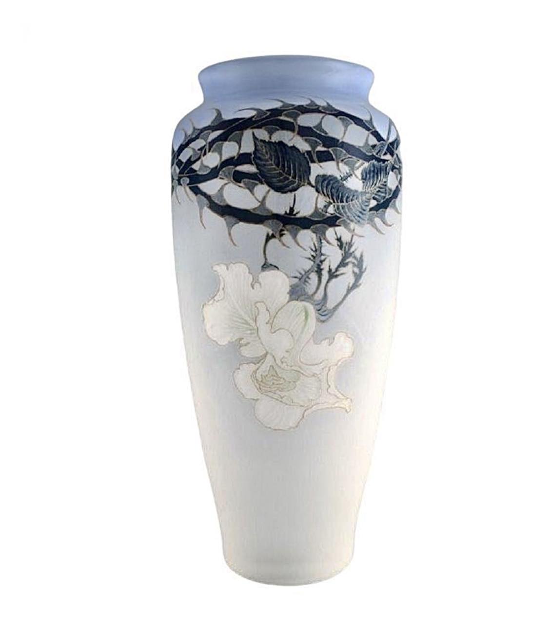 The new Blue Fluted Full Lace Vase is a treasure from the Royal