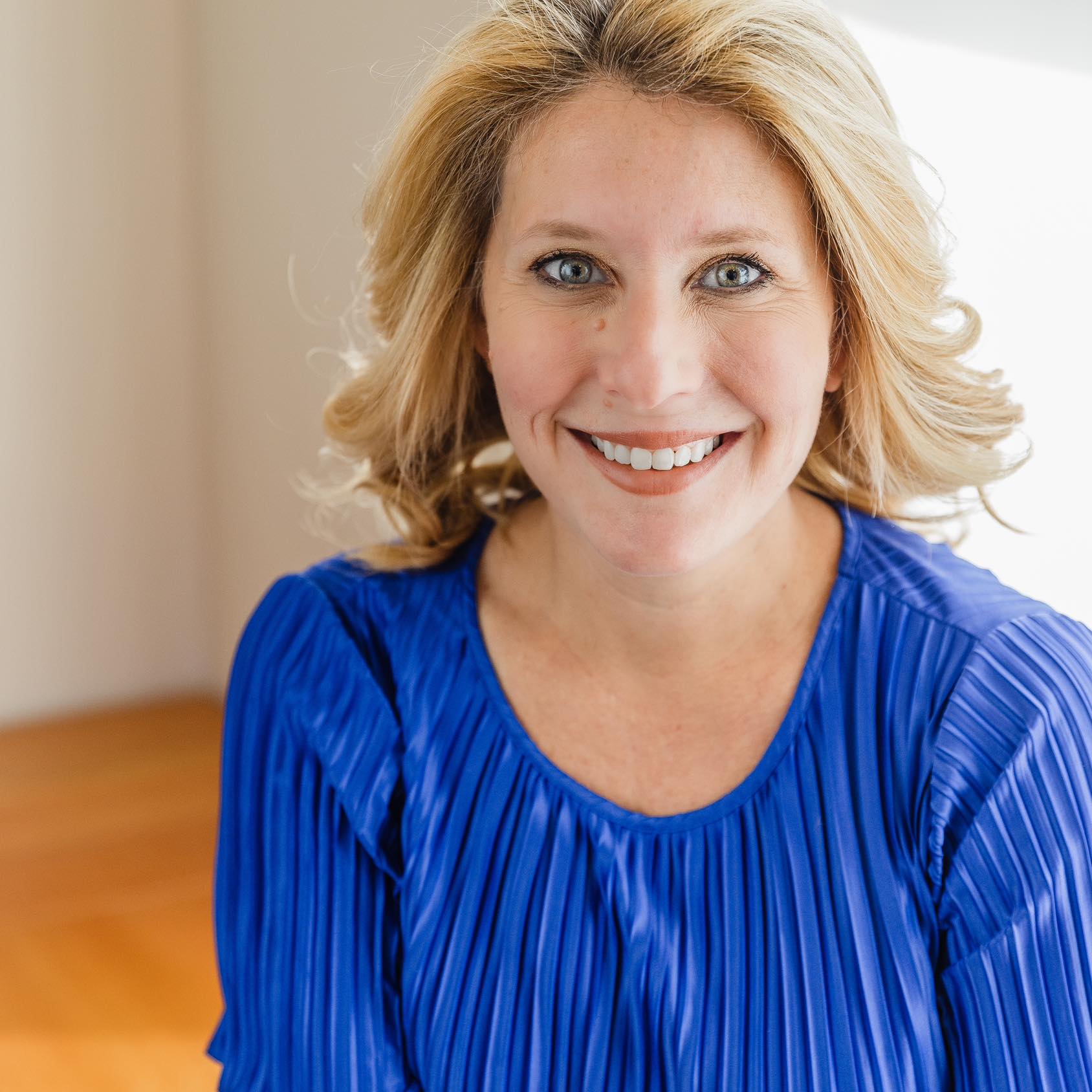 Meet the woman behind Gold... - Gold Signature Writers LLC | Facebook
