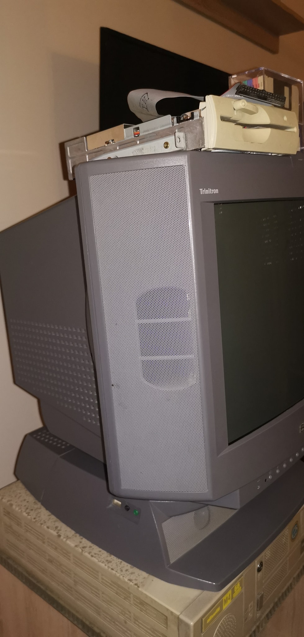Sony CPD-E230 retro gaming monitor compatibility?