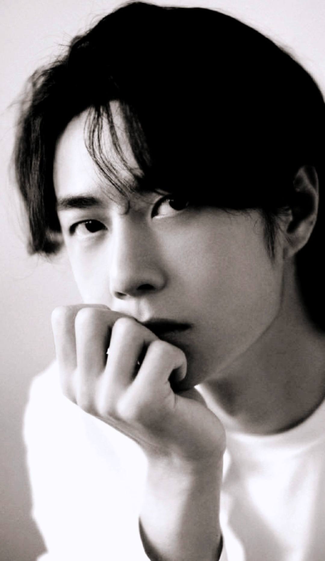 𝐔𝐍𝐈𝐐-王一博- 𝐔𝐍𝐈𝐐-王一博added a new photo.