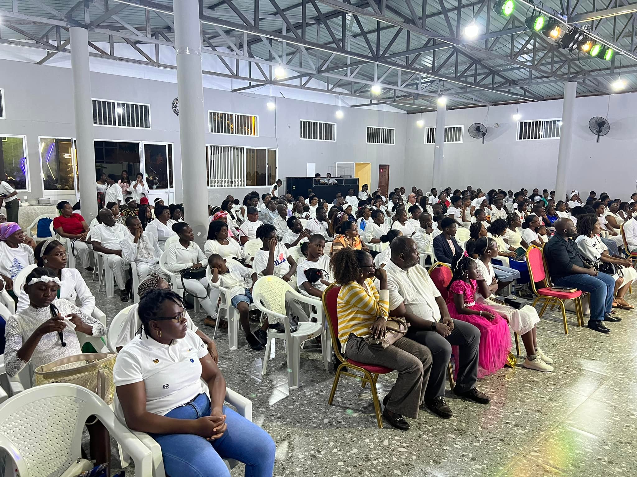 A IGREJA BOLA DE NEVE EM LUANDA 🔥... - Pastora Ruth Catala | Facebook