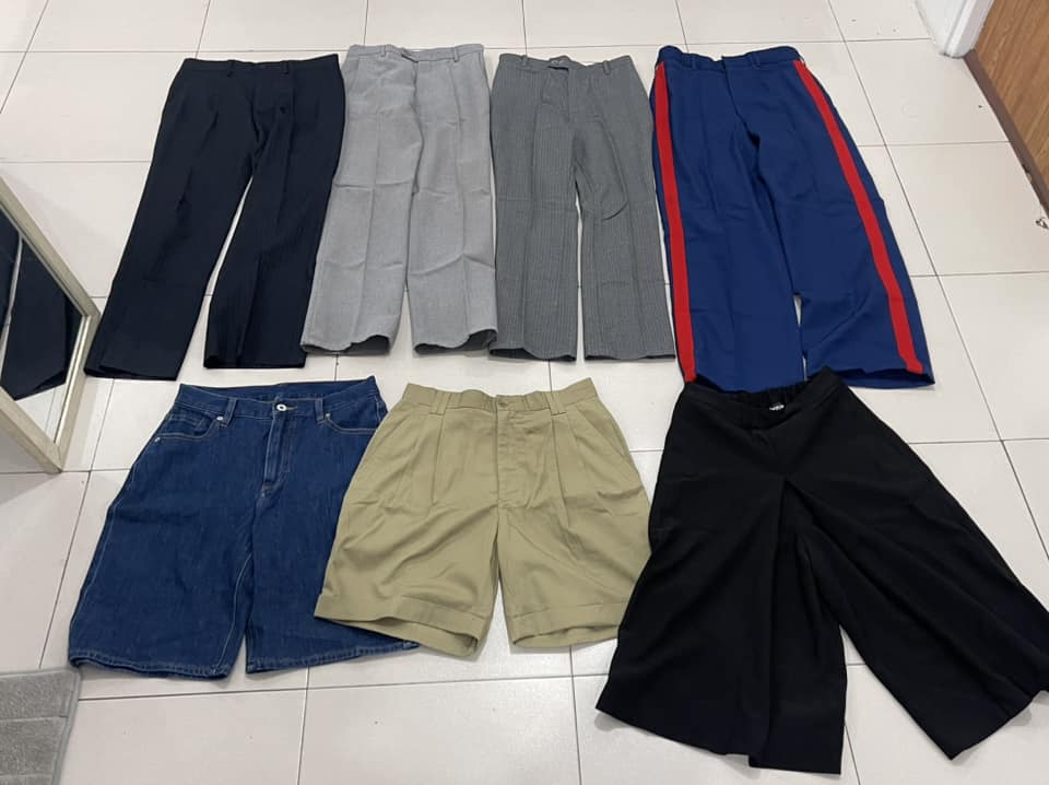 For Sale‼️ Uniqlo Smart Ankle Pants Cotton White Size: Large 350 