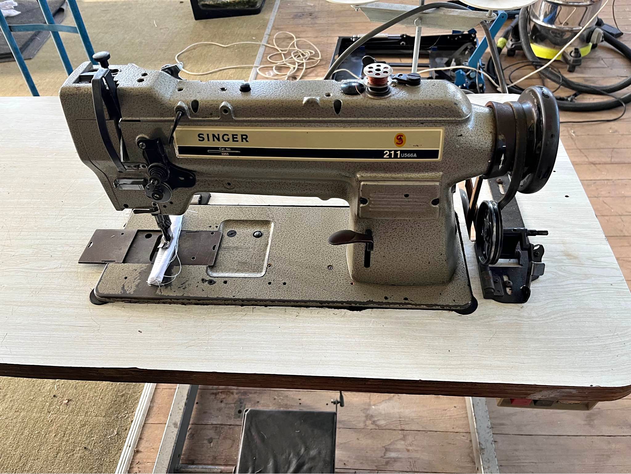 Singer 211U industrial leather sewing machine - Sewing Machines ...