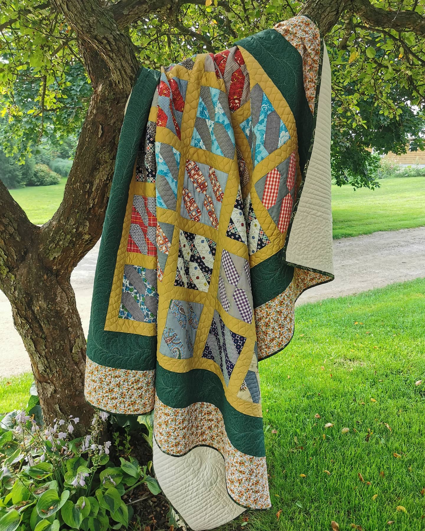 Vintage queen size patchwork quilt with handmade borders display picture 1