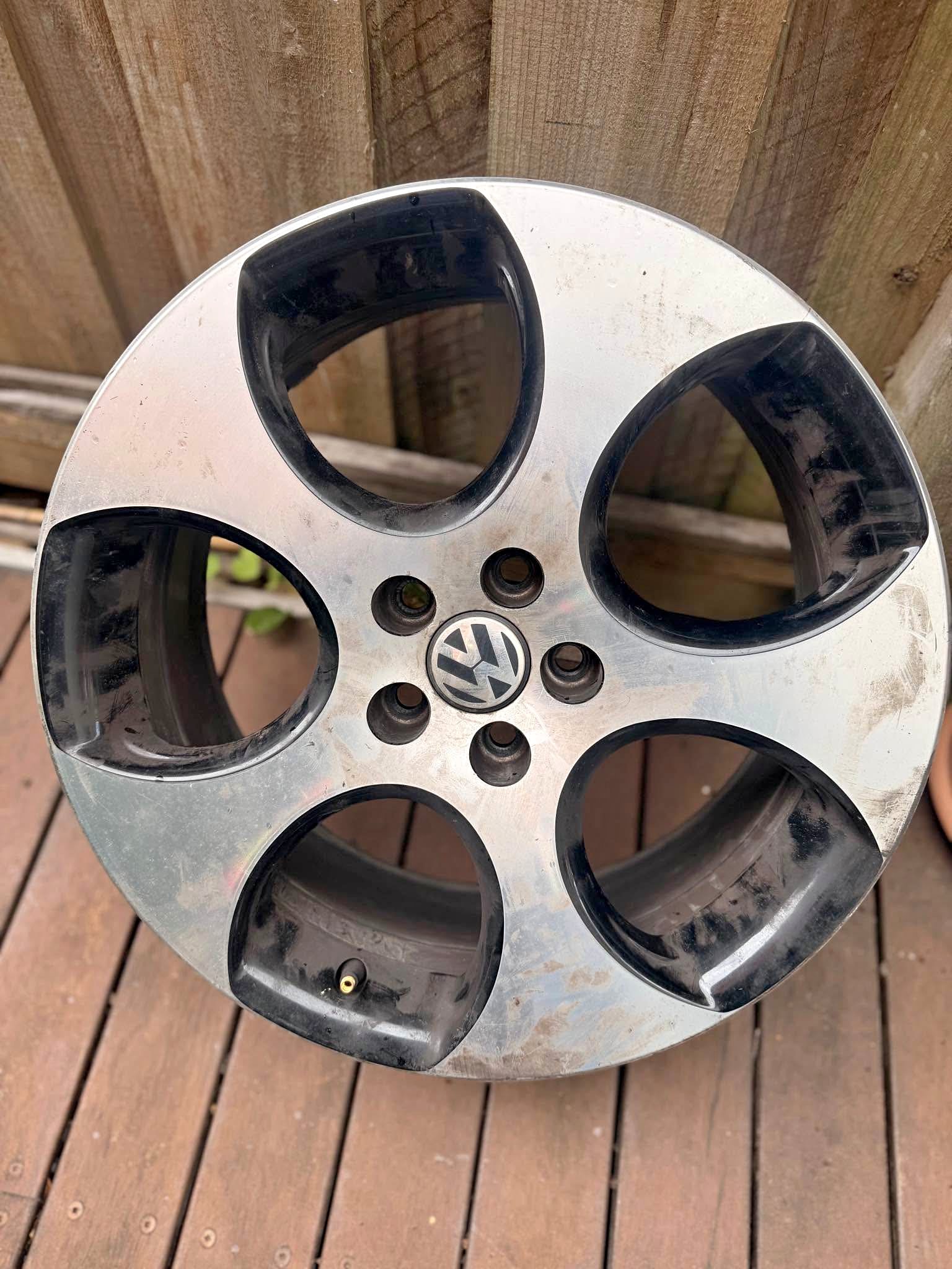Vy ss rims rashed 2 and 1 ve ssv to suit vy - Car Wheels, Tires & Parts ...