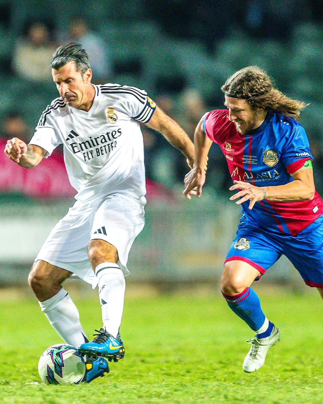 Kalemba - 📸 Figo and Puyol Relieving past El Clásicos | Facebook