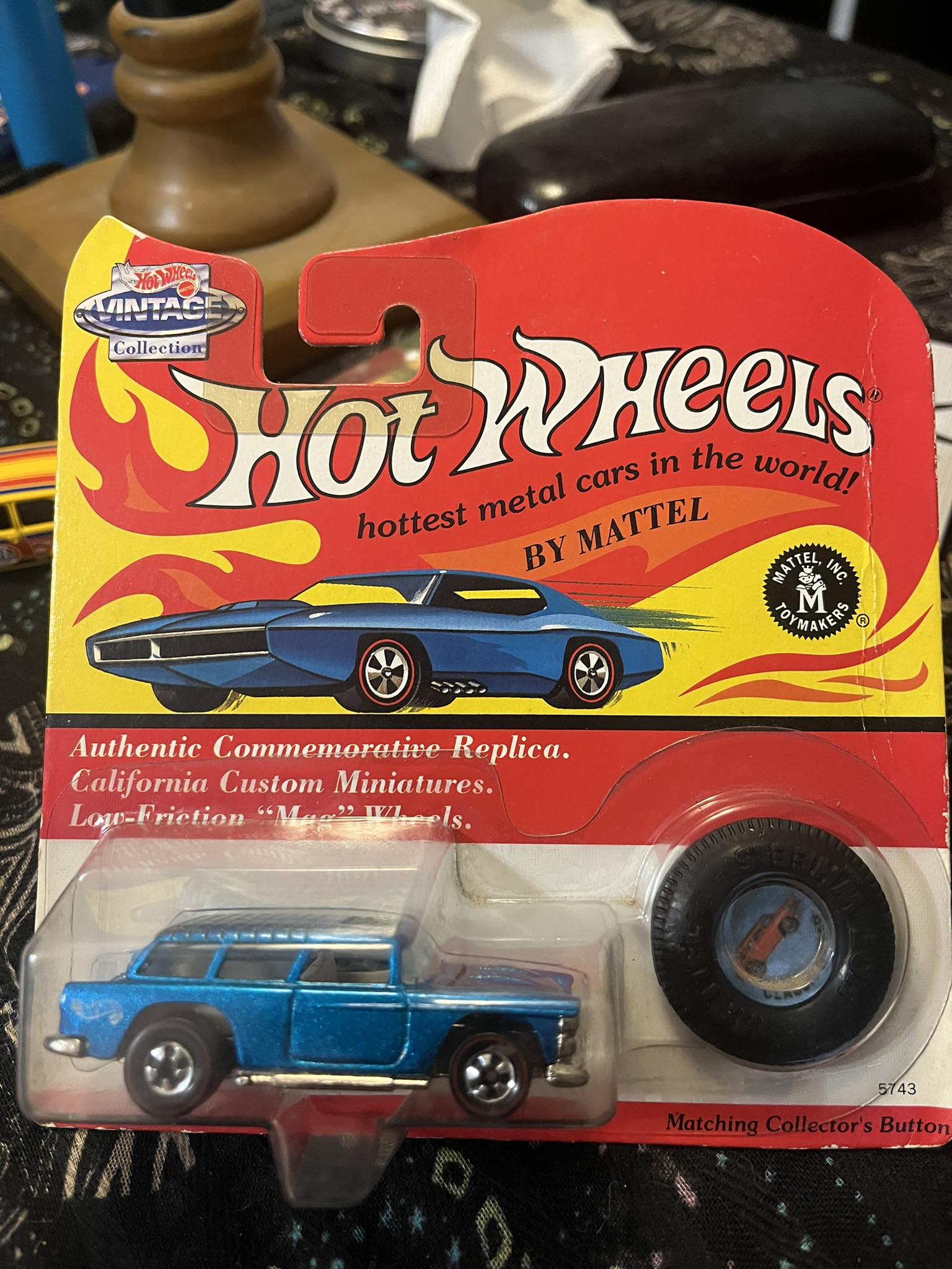 Hot Wheels Vintage Series Classic Nomad / Alive 55 Chevy