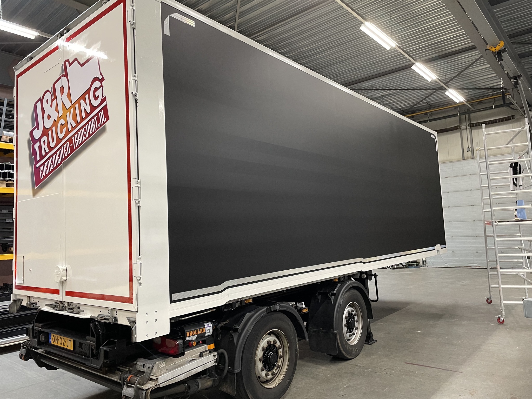 J & R Trucking | Tilburg