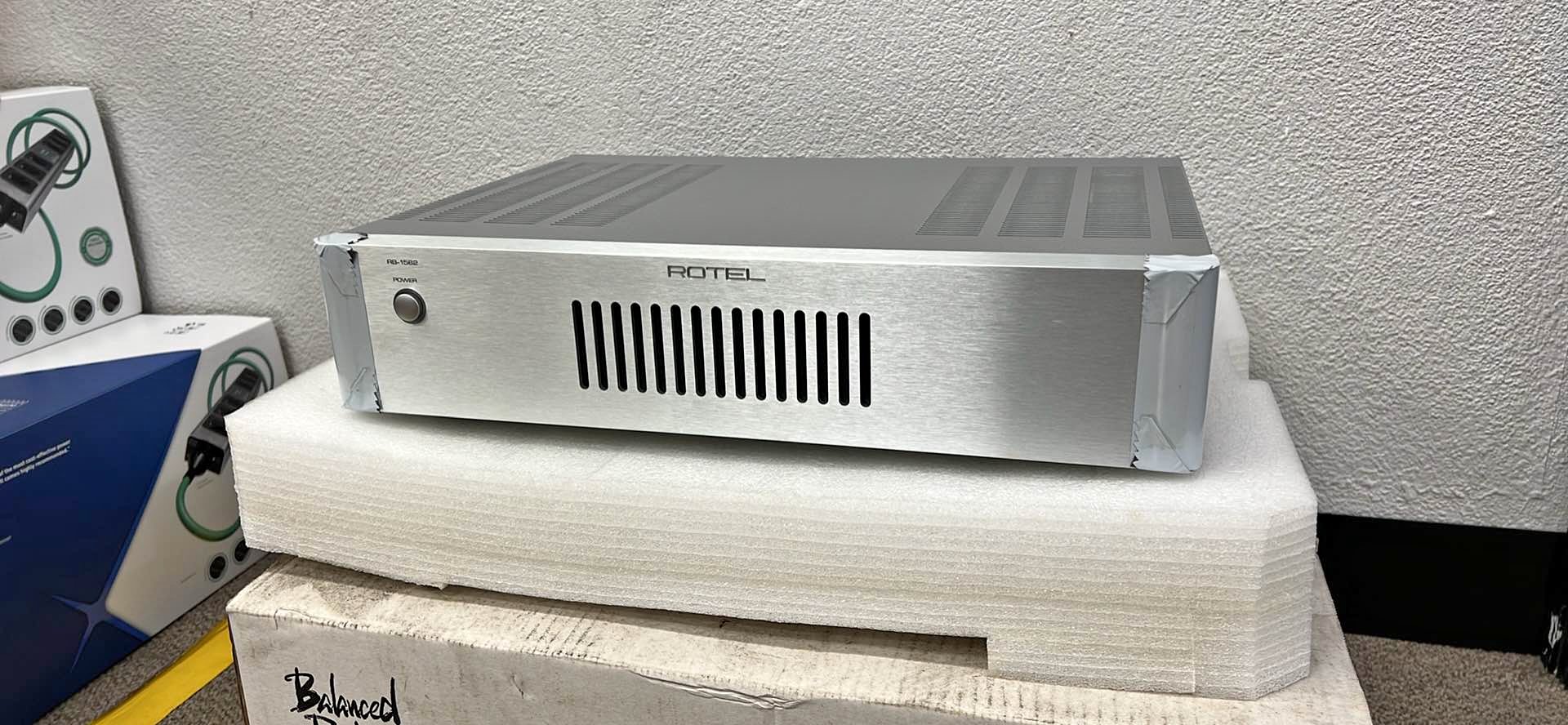 Rotel Stereo power amplifier RB-1562 - Pro Audio Equipment - Melbourne ...