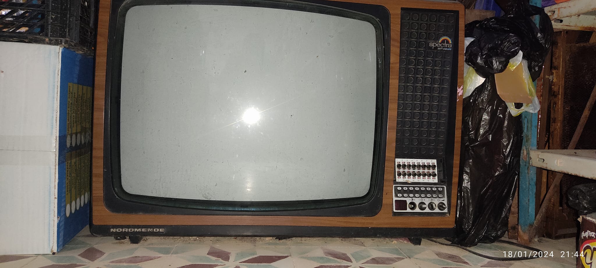 Nordmende Prestige SK3Color Deluxe ColorSonic 2401 TV from 1982