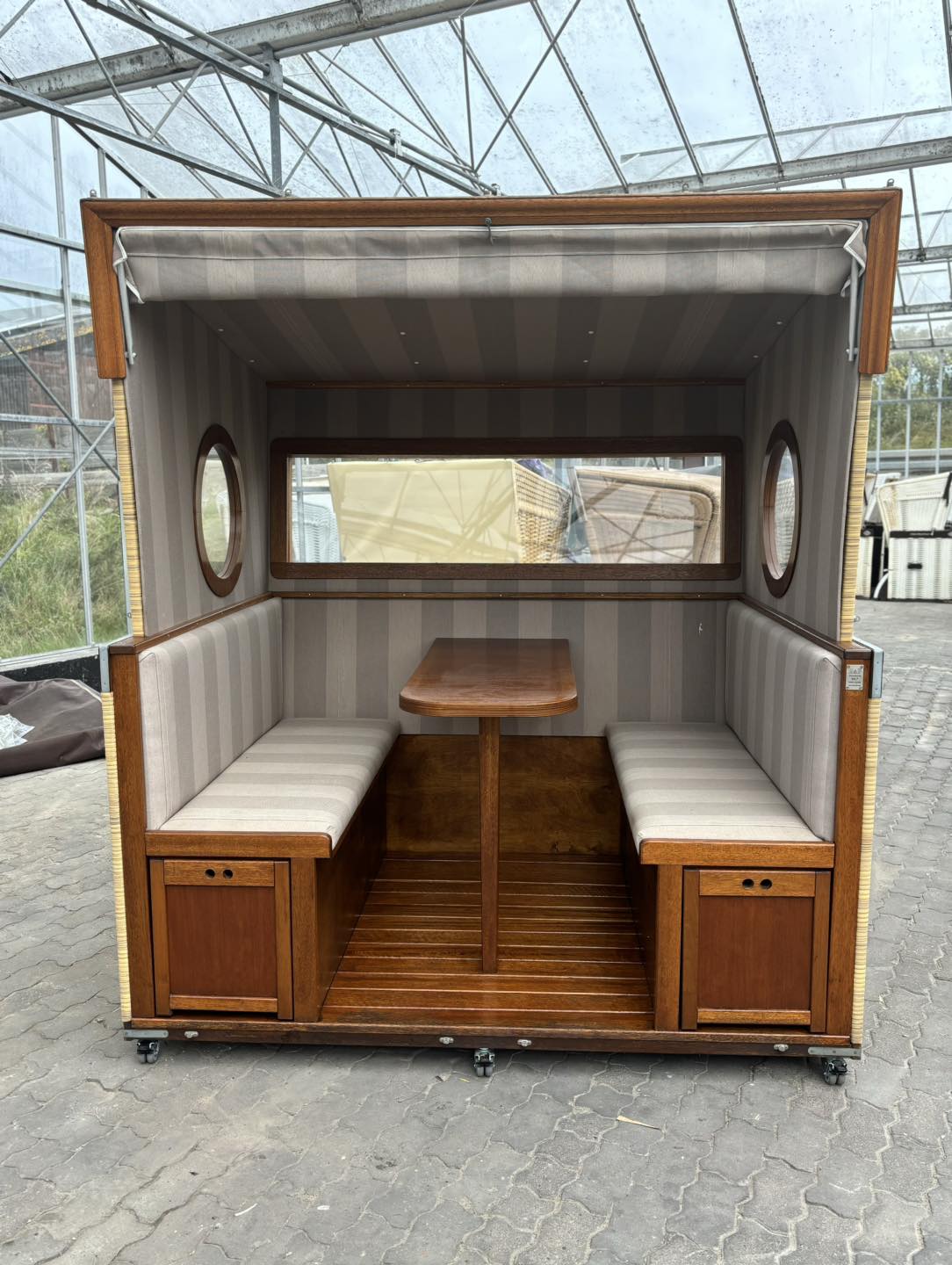 Saison Ende Angebote bei der Sylter Strandkorbvermietung ‼️ Strandkorb Gosch Lounge gebraucht, wie neu und frisch aufgearbeitet. Diese Sitzgruppe eignet sich perfekt für gemütliche Stunden im Gart