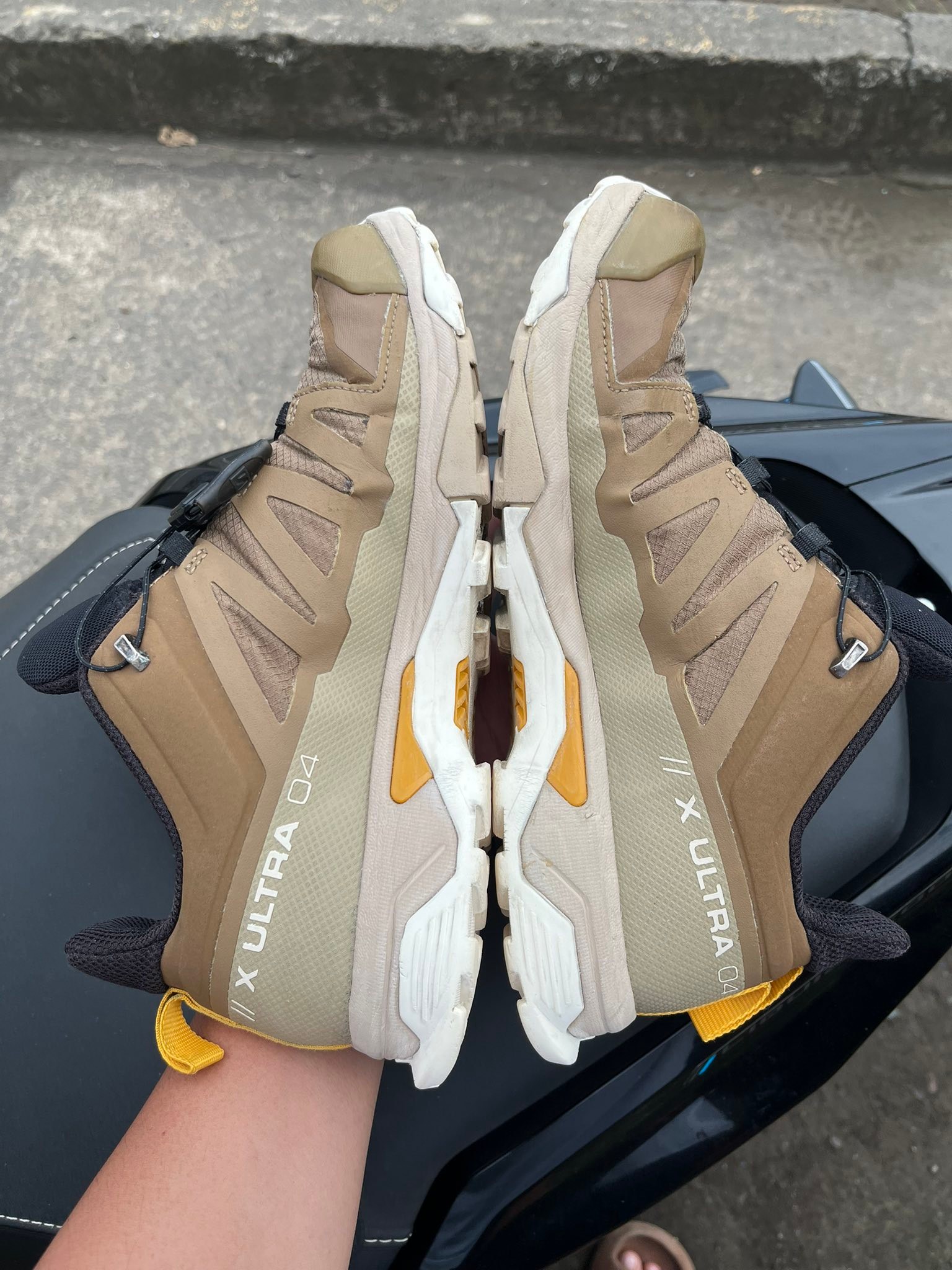 Salomon X Ultra 04 Available in stock P1000-00 We courier country 