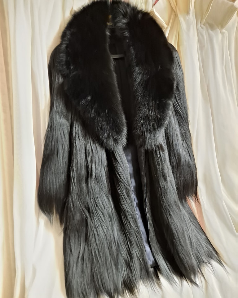 Roth Coats & Accessories Furs, Leathers, Cashmeres | Toledo OH