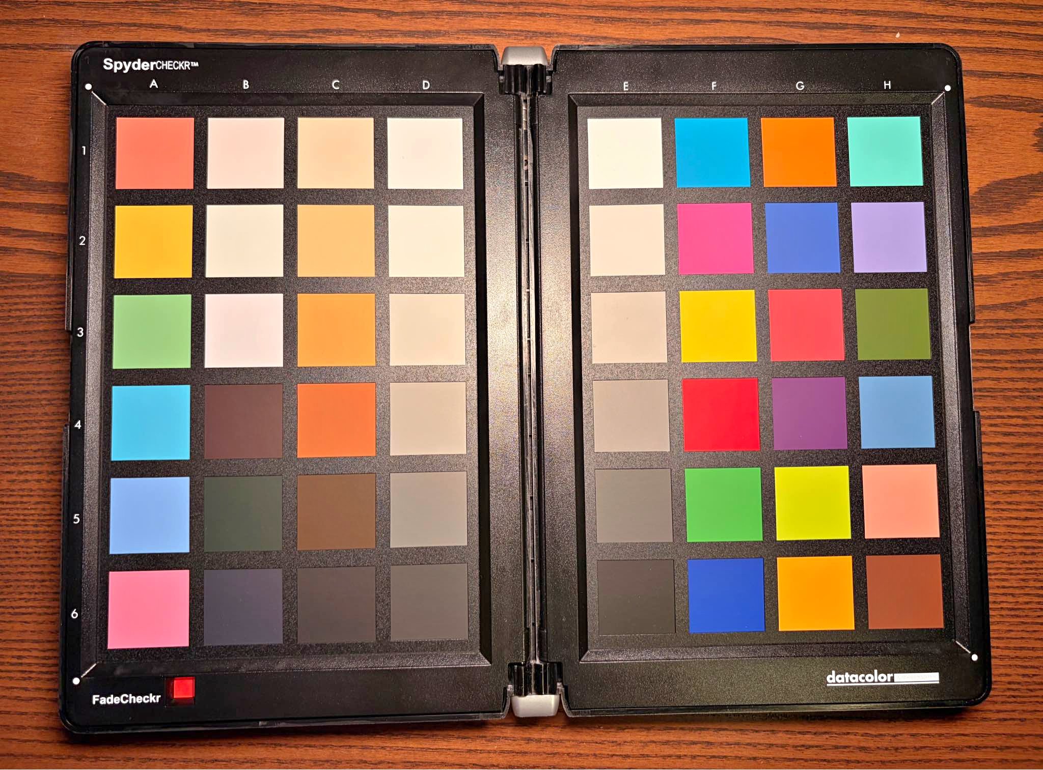 Datacolor Sypder Checkr 48 Camera color calibrator / Color Chart - Eye ...