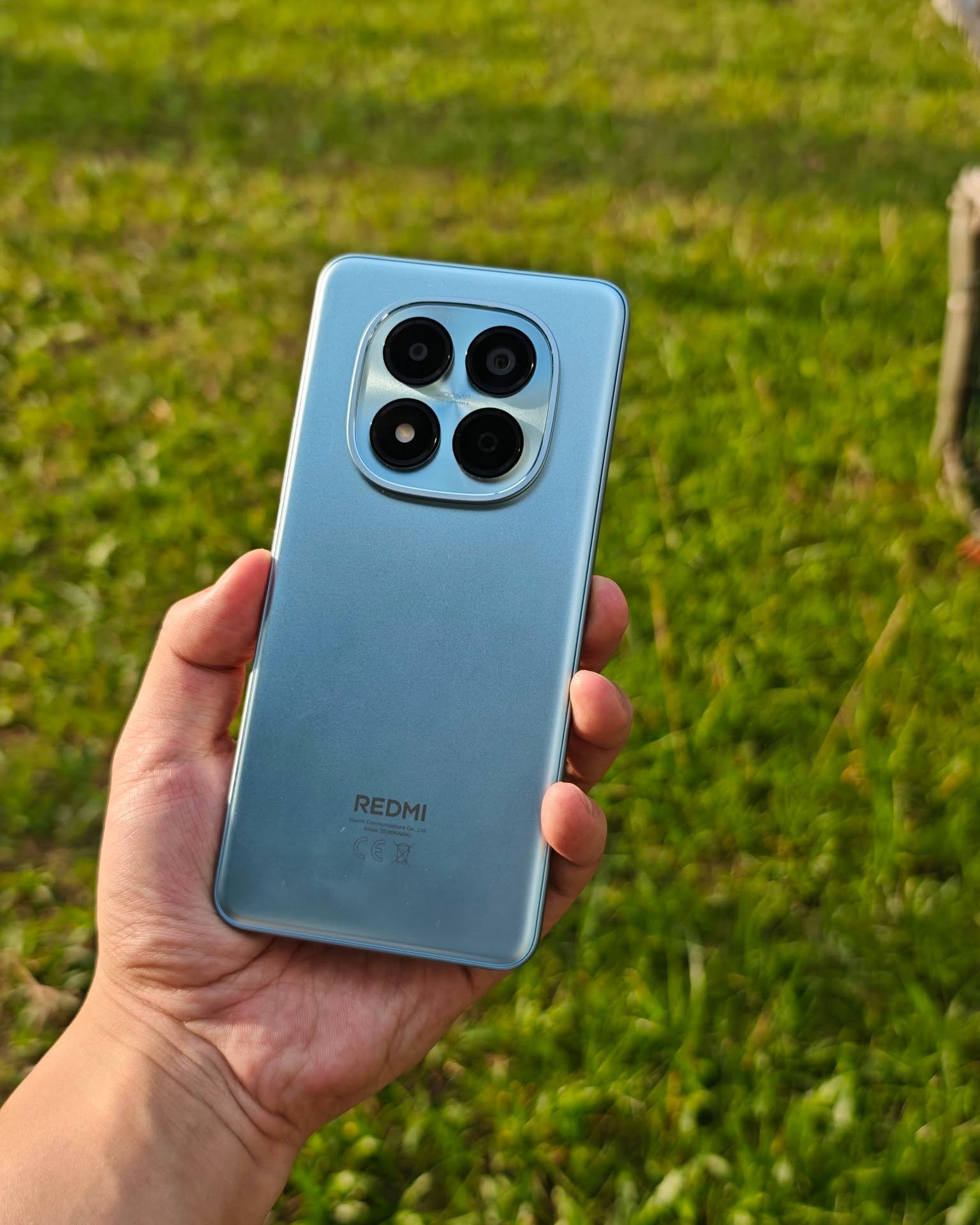Elegance, redefined. ❄️✨ The REDMI Note 15 Pro in Glacier Blue