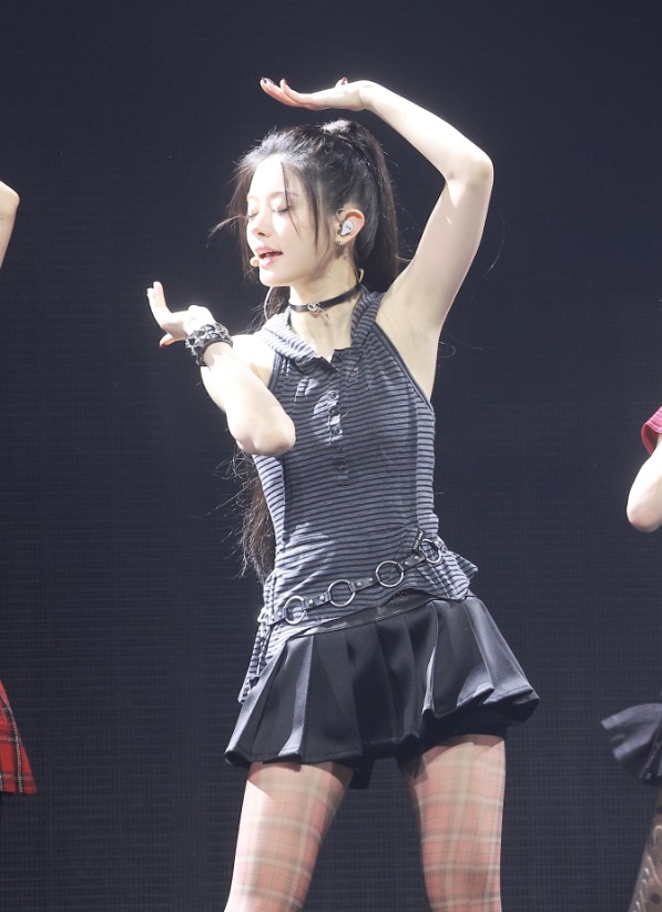 250821 MINJU 885 (full at KPOPDATA . NET) 민주 데이터 📸 #Minju