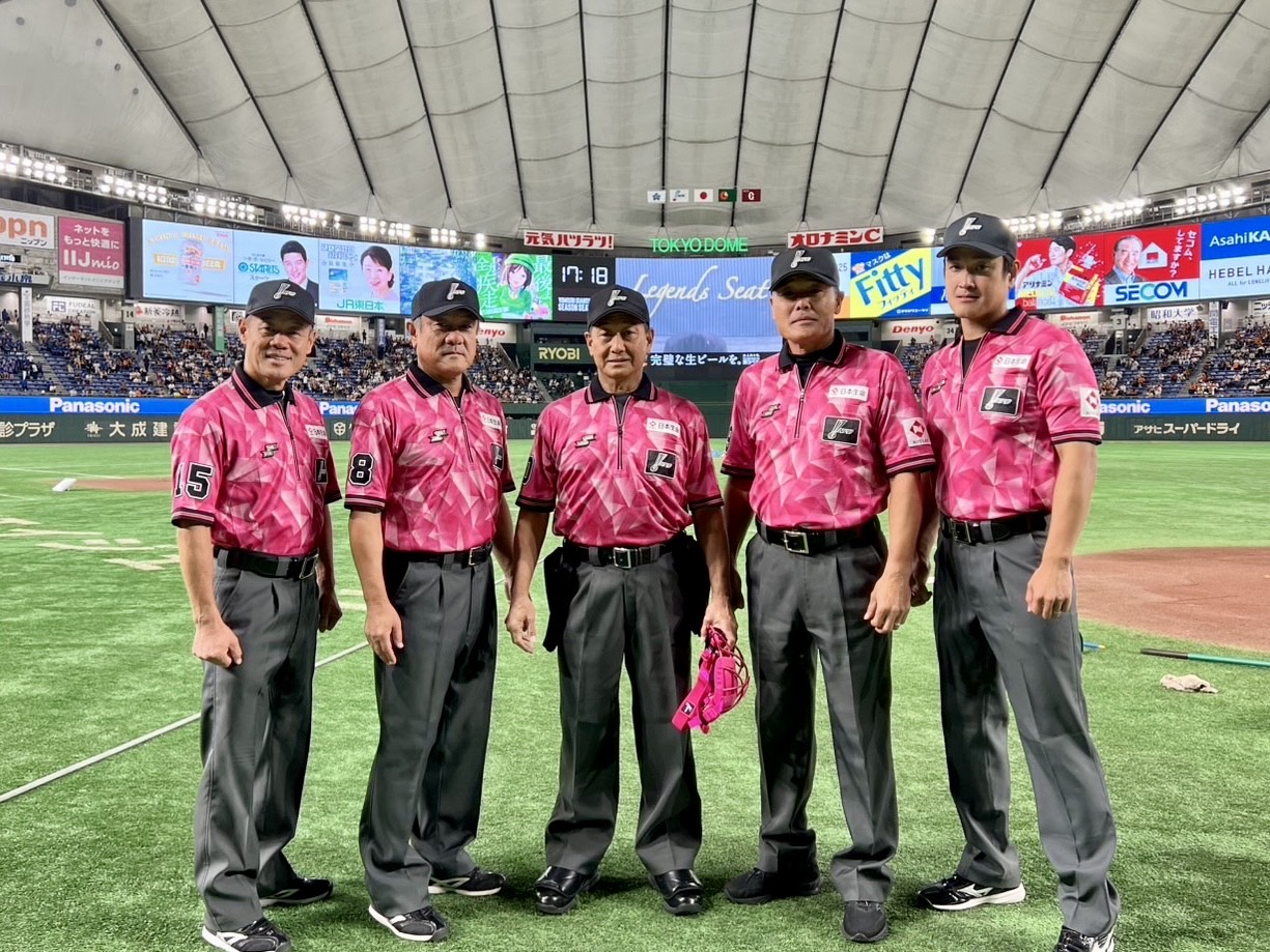 毎月19日はピンクの日／ プロ野球の審判員が2日間限定でピンク 