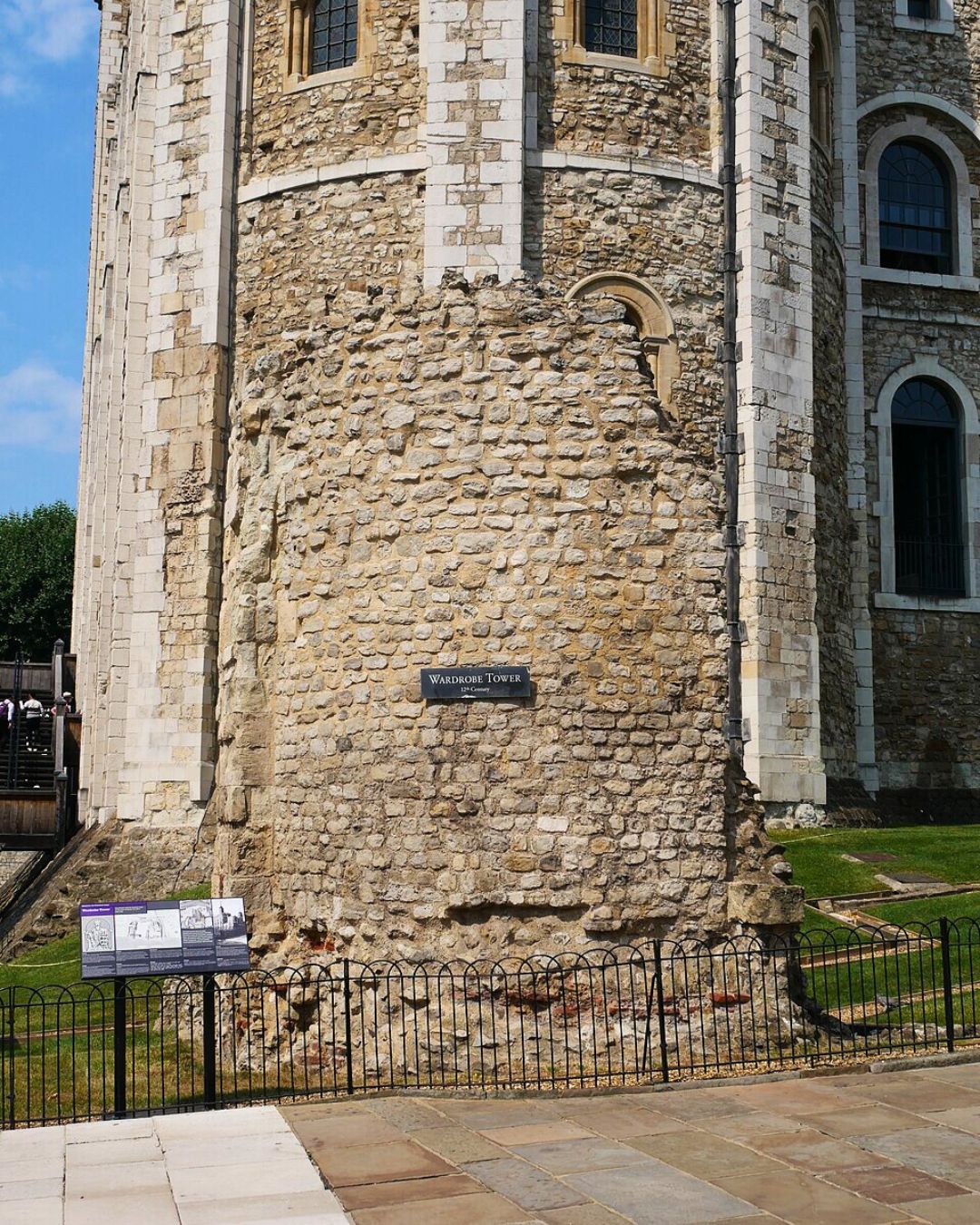 Exploring - The 'Wardrobe Tower' inside the Tower of London is an 836 ...