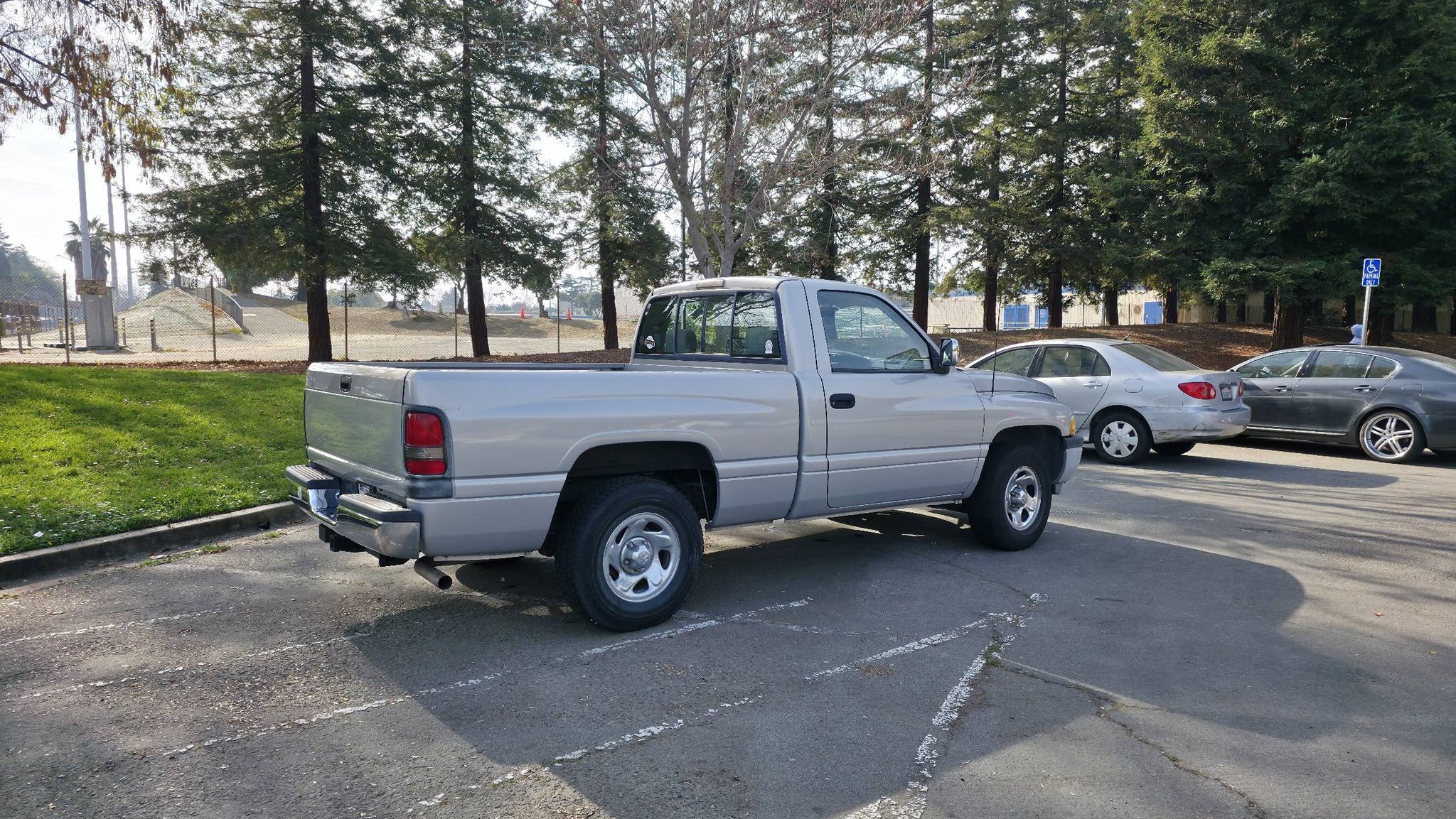Find car audio that fits your 2001 Dodge Ram 1500