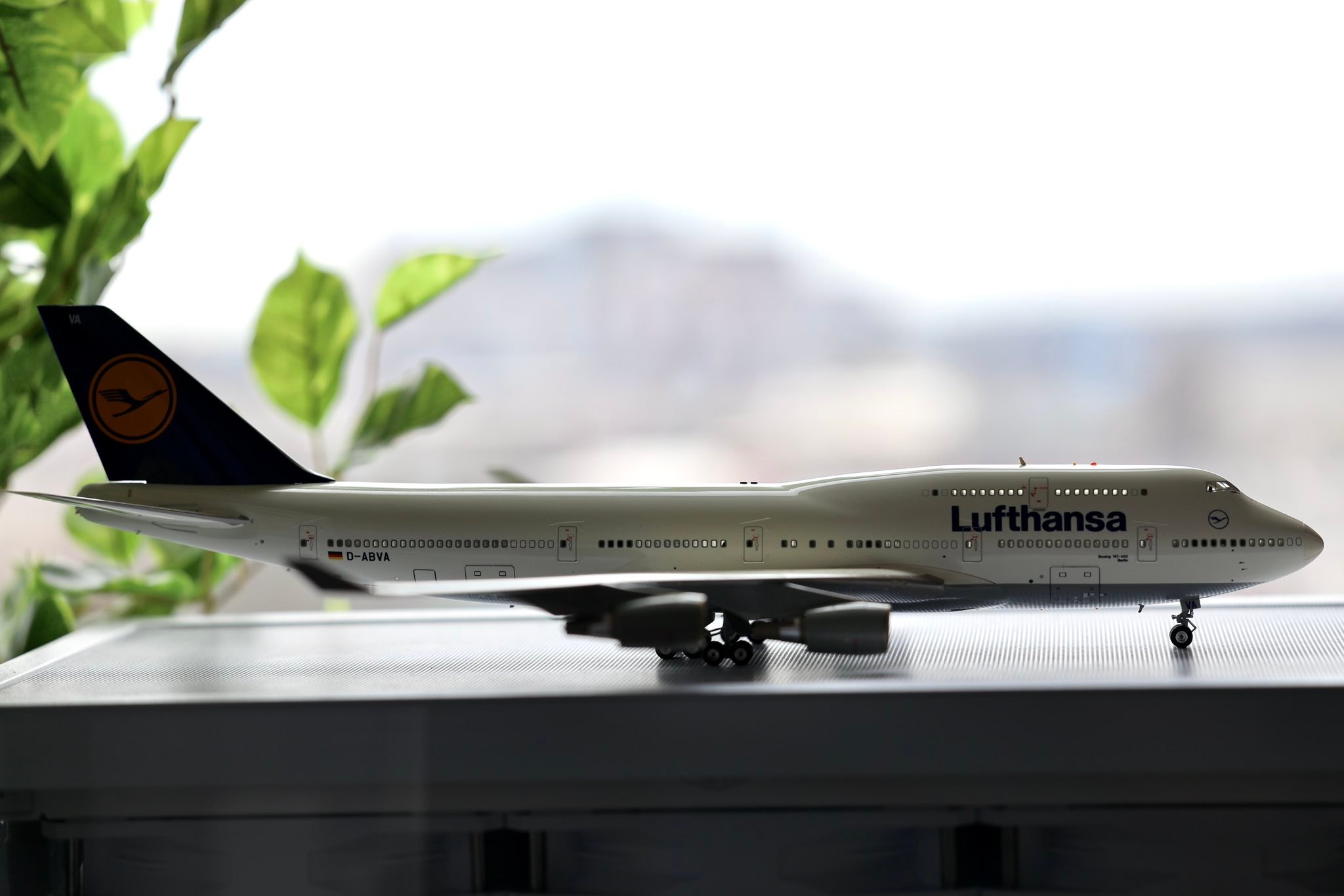 Detailed Lufthansa 747-400 model from the 1990s