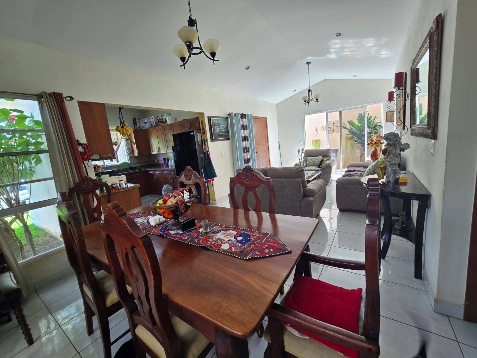 Photo inspiration: Visual Reference: Se Vende Bonita Casa En Condominio En Carretera A Masaya