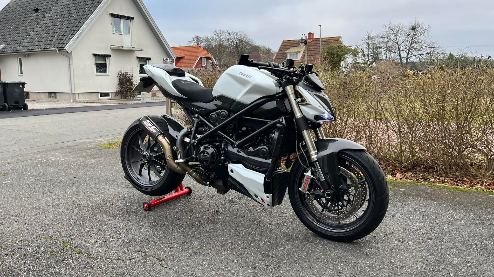 The project started its life as a Ducati 1098