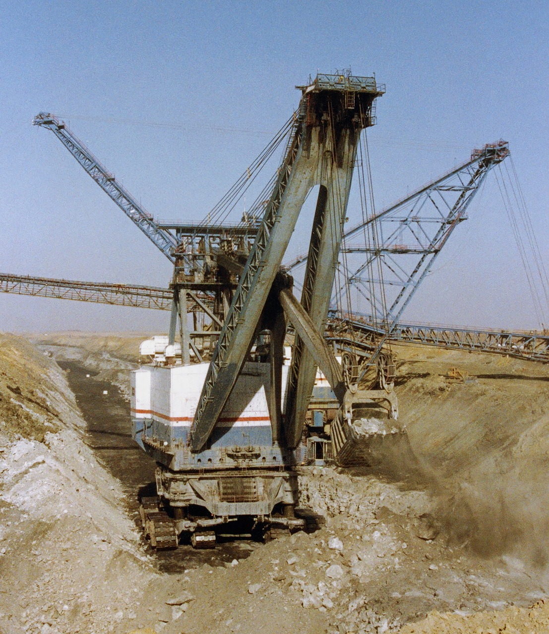 Arch of Illinois Marion 6360 (Captain Mine)