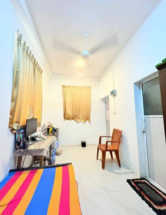 🏠️👩‍ ‍👩 Rooms For Rent in Boralesgamuwa | No parking | Smart General ...