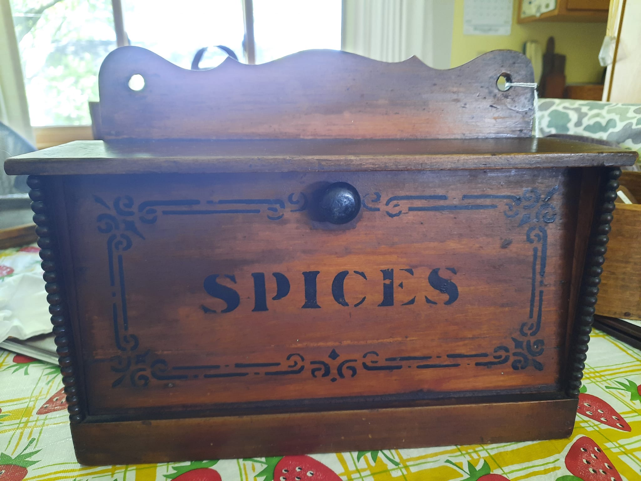 Spice box, 6 drawer with original knobs distributed the The Pure
