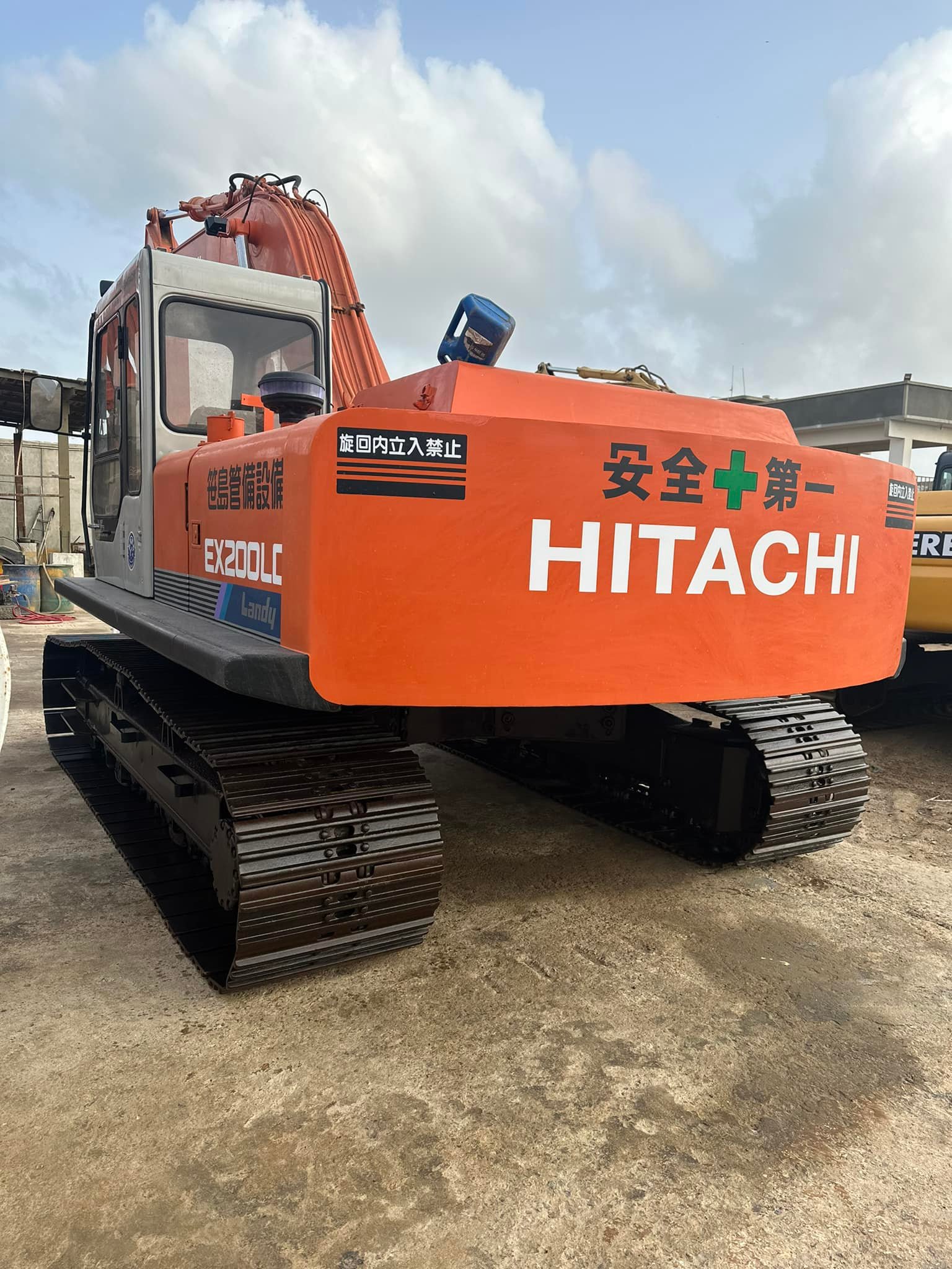 Hitachi EX200-1 Excavator Serial no. 145-43345 Excellent Condition