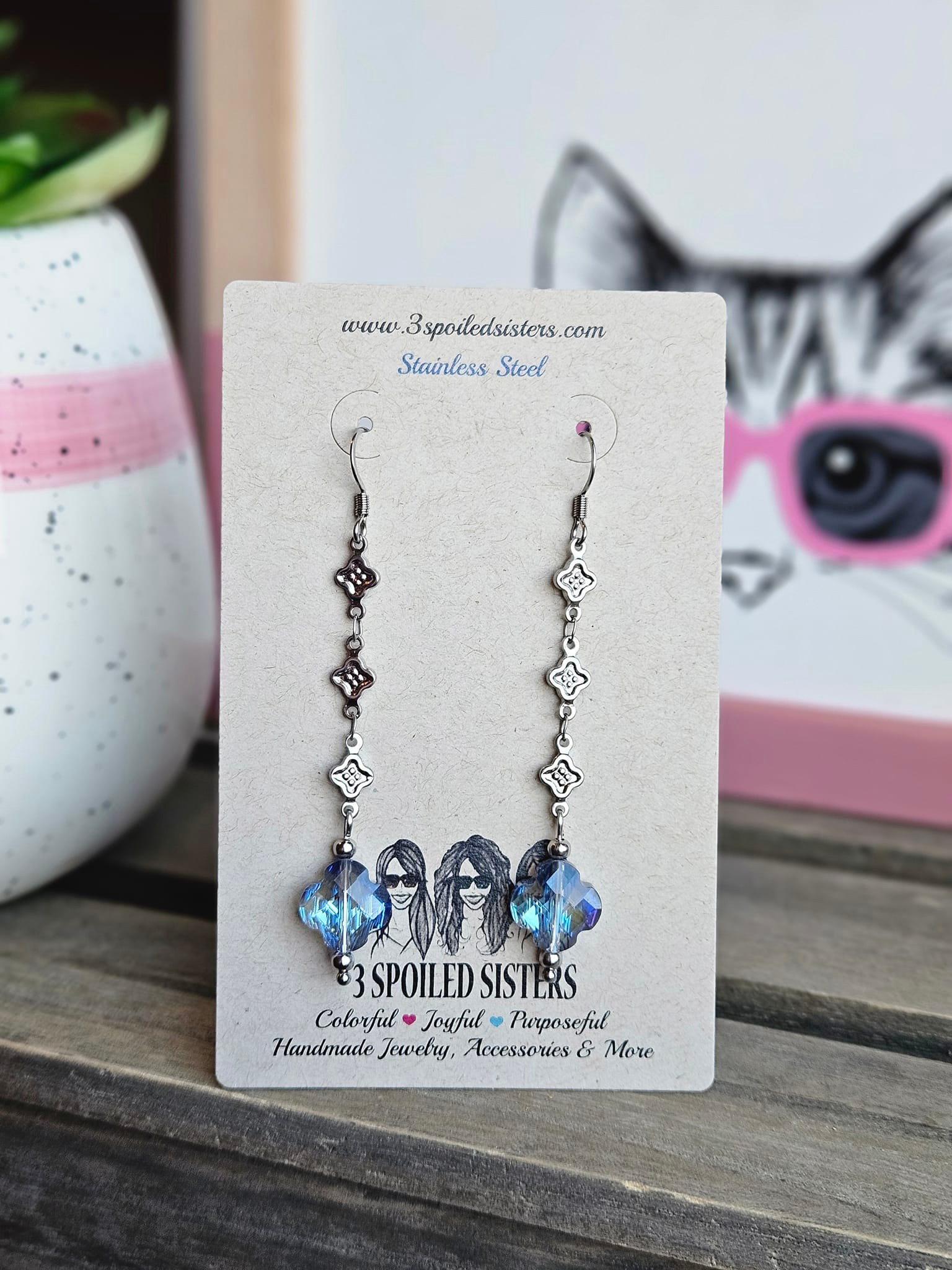 Dasy drop earrngs | Drop earrngs, Beaded drop earrngs, Long slver