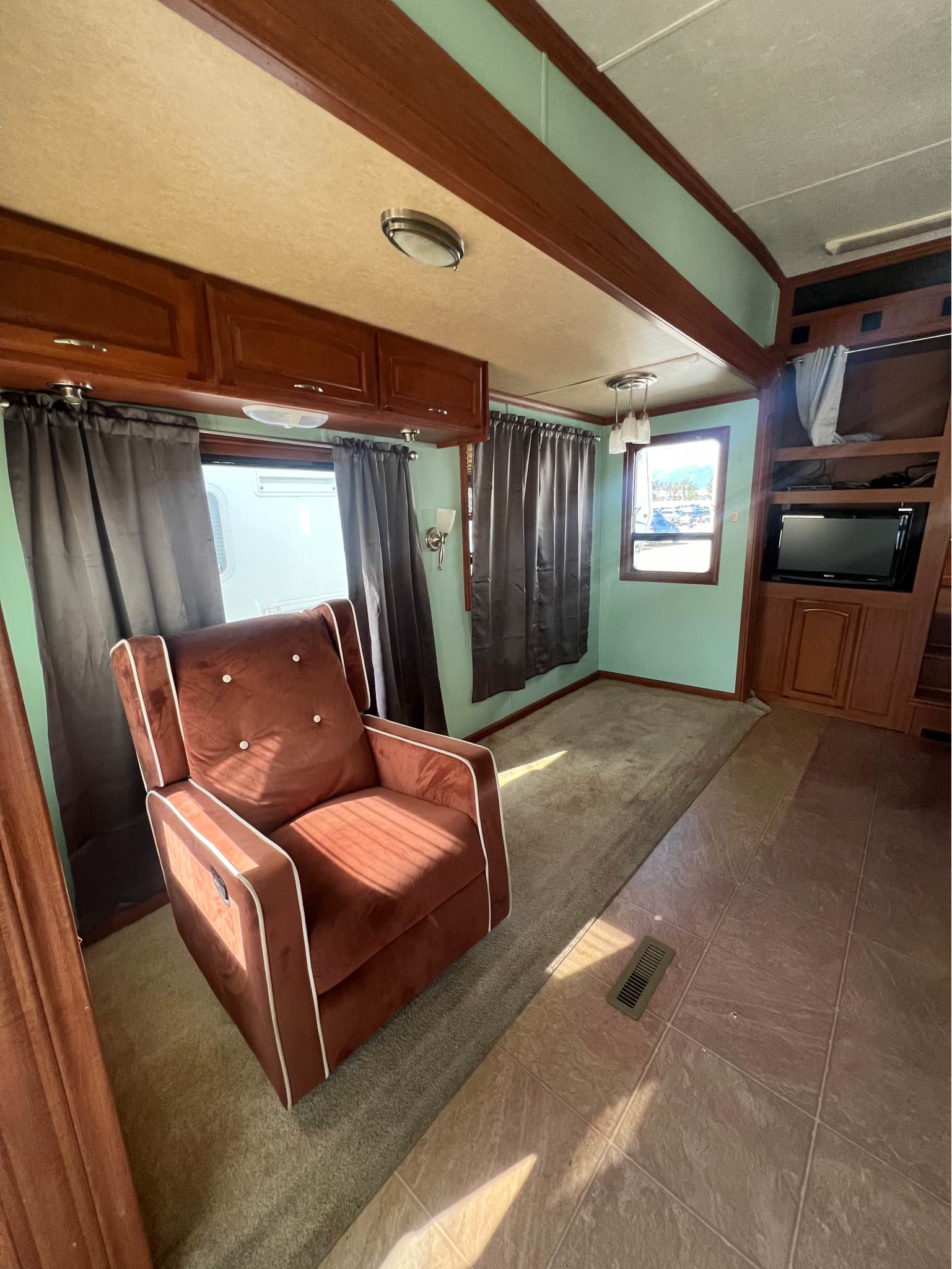 VENTA 2008 DOUBLETREE DRV SELECT SUITES 31RL3 $13,500 EN ADELANTO ...