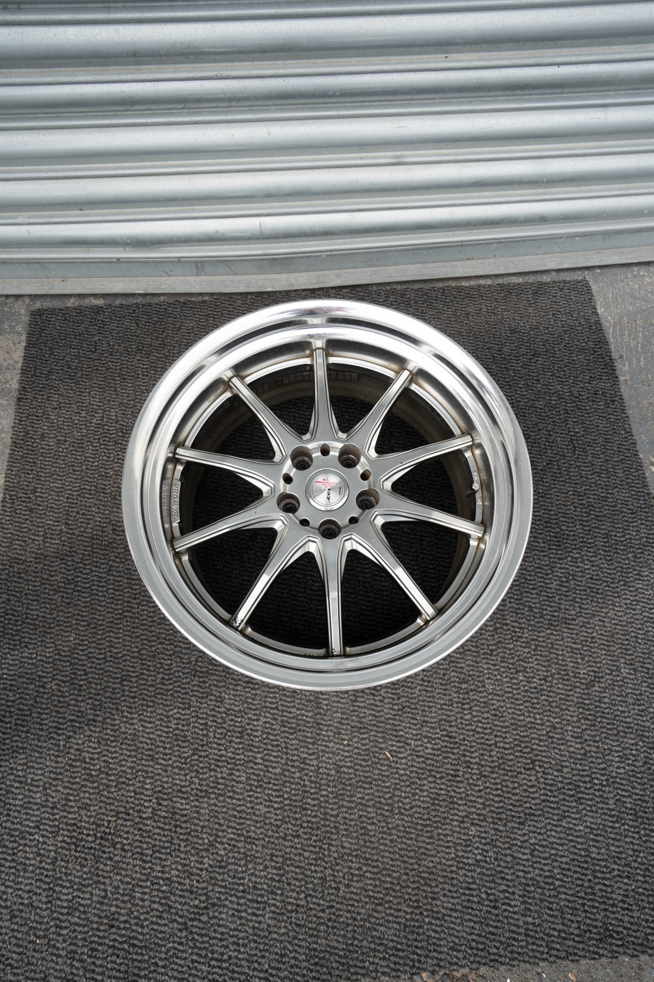 Work XSA 03C finished with polished spokes and polished lips. Such 