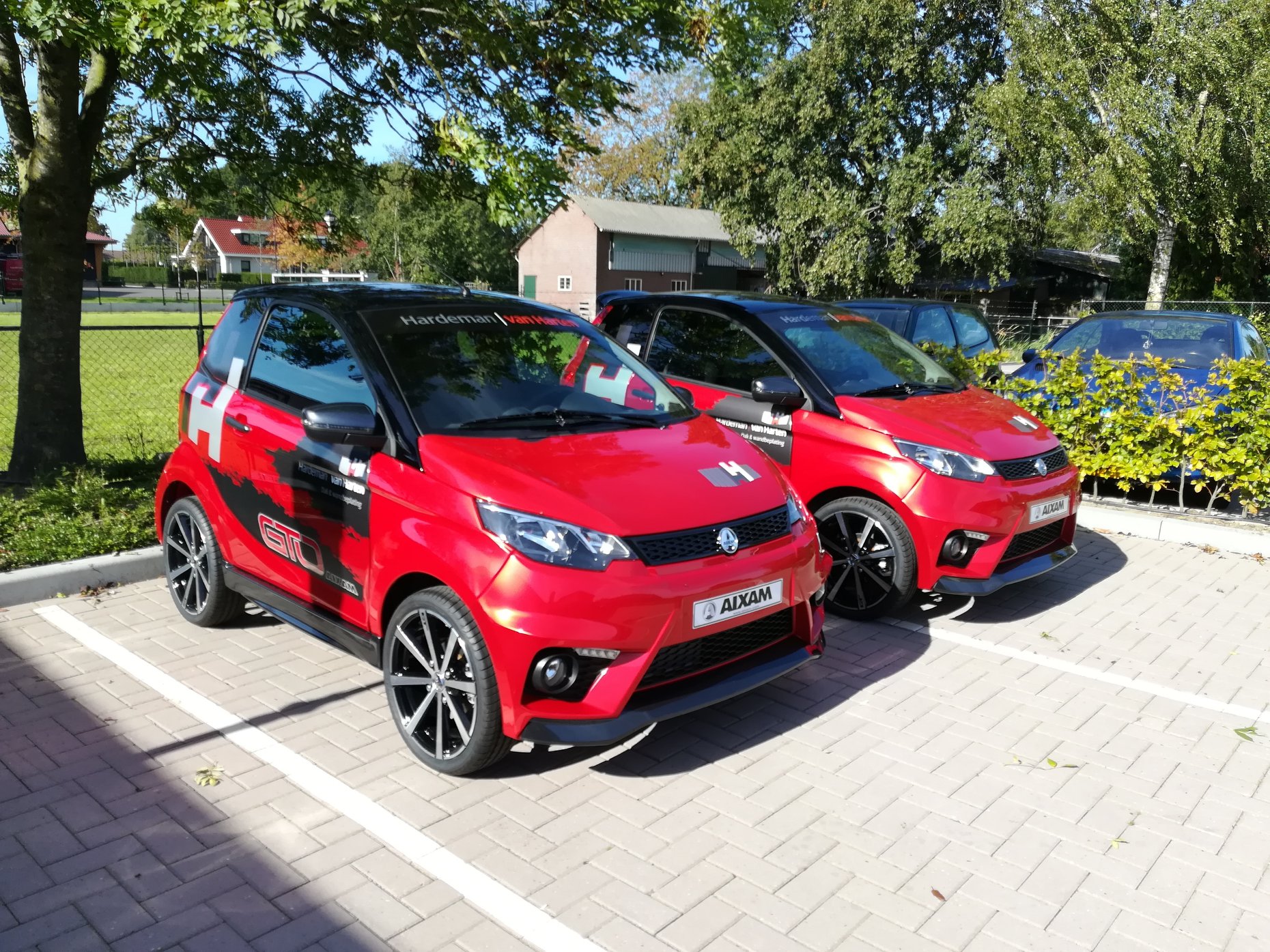 2-nieuwe-aixam-gto-s-geleverd-hardeman-van-harten-b-v-facebook