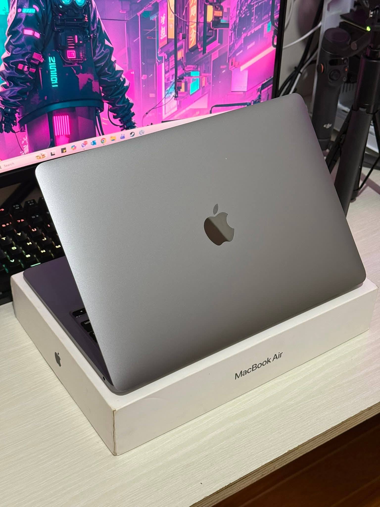 MacBookAir 2020 M1チップ 8GBメモリー256GBストレージ