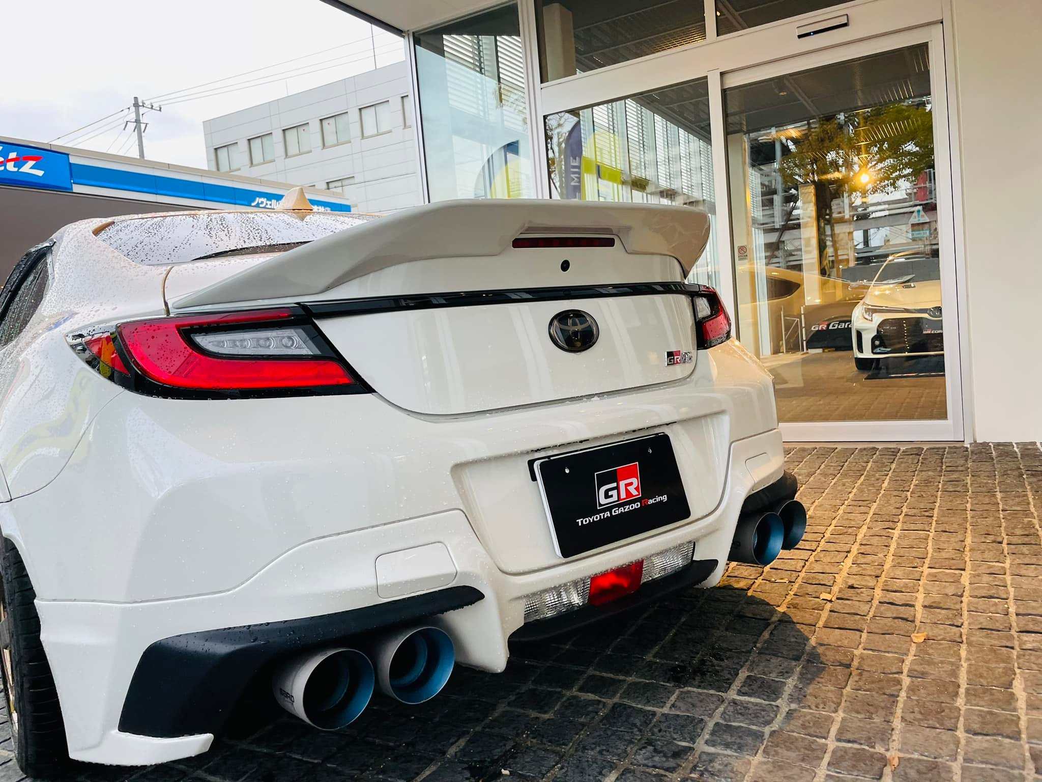 リザルト ジャパン gr86 リアスポイラー GR86 ZN8のリザルトジャパン