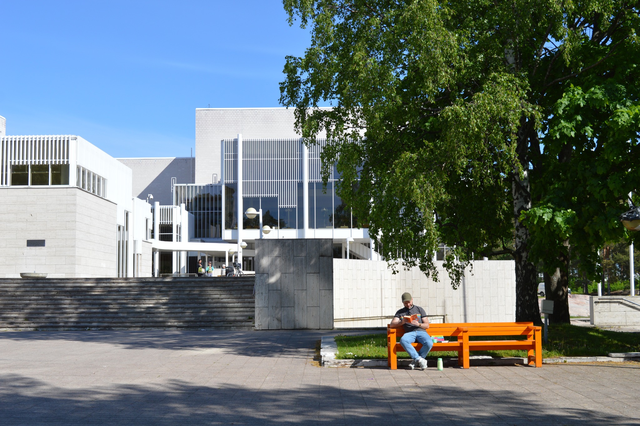 Tapiolan kirjasto - Hagalunds bibliotek - Tapiola library | Espoo
