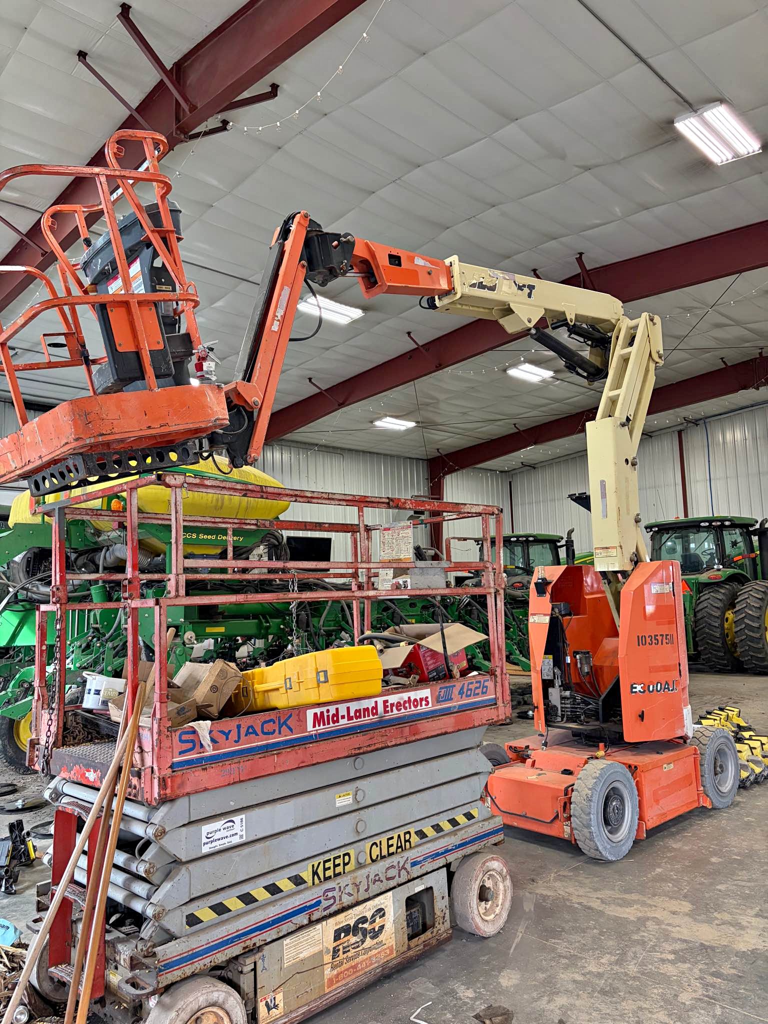 JLG e300AJP electric lift - Weight Lifting Machines & Racks - Warner ...