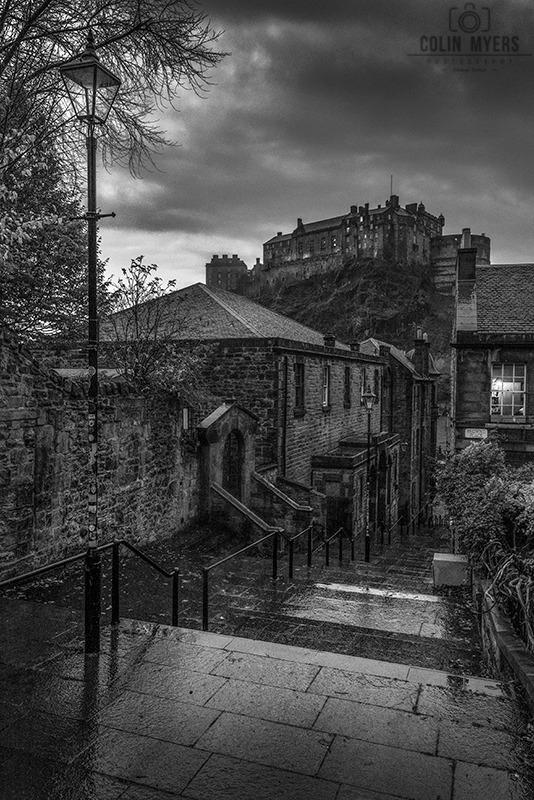 Old Edinburgh - WeatherUpdate.....it's raining....