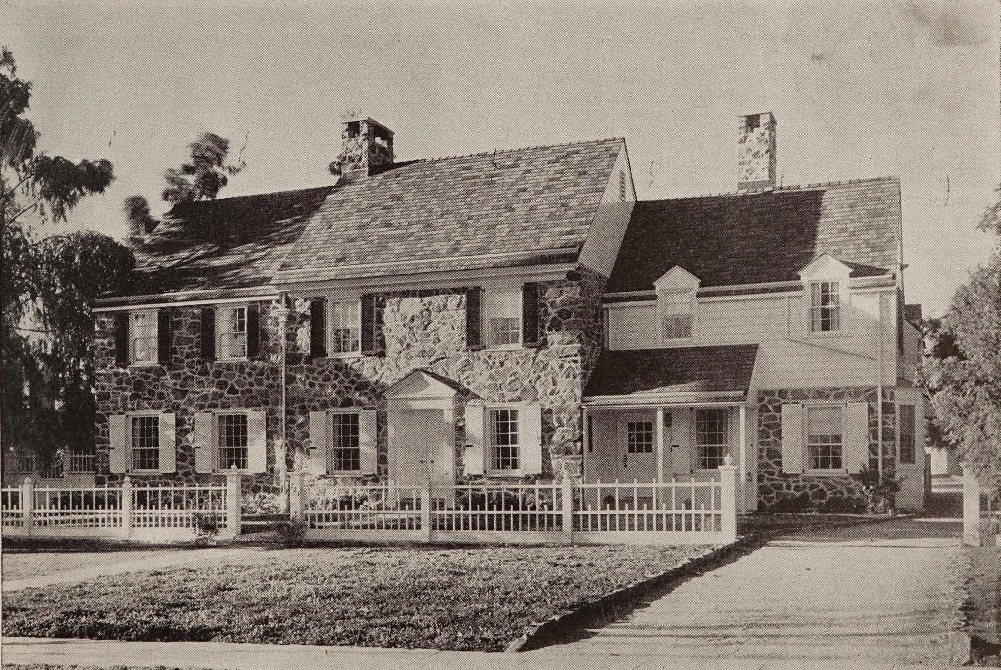 1940 Pennsylvania farm house in Beverly Hills, California