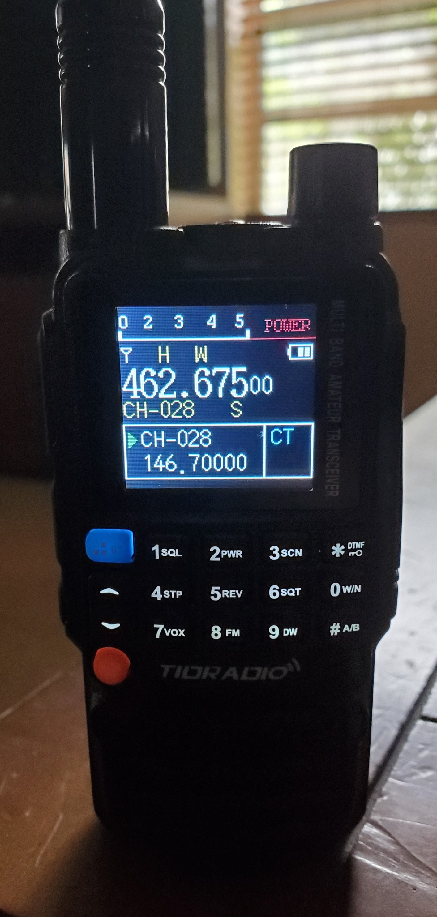 How to resolve A & B Frequency display screen issues?