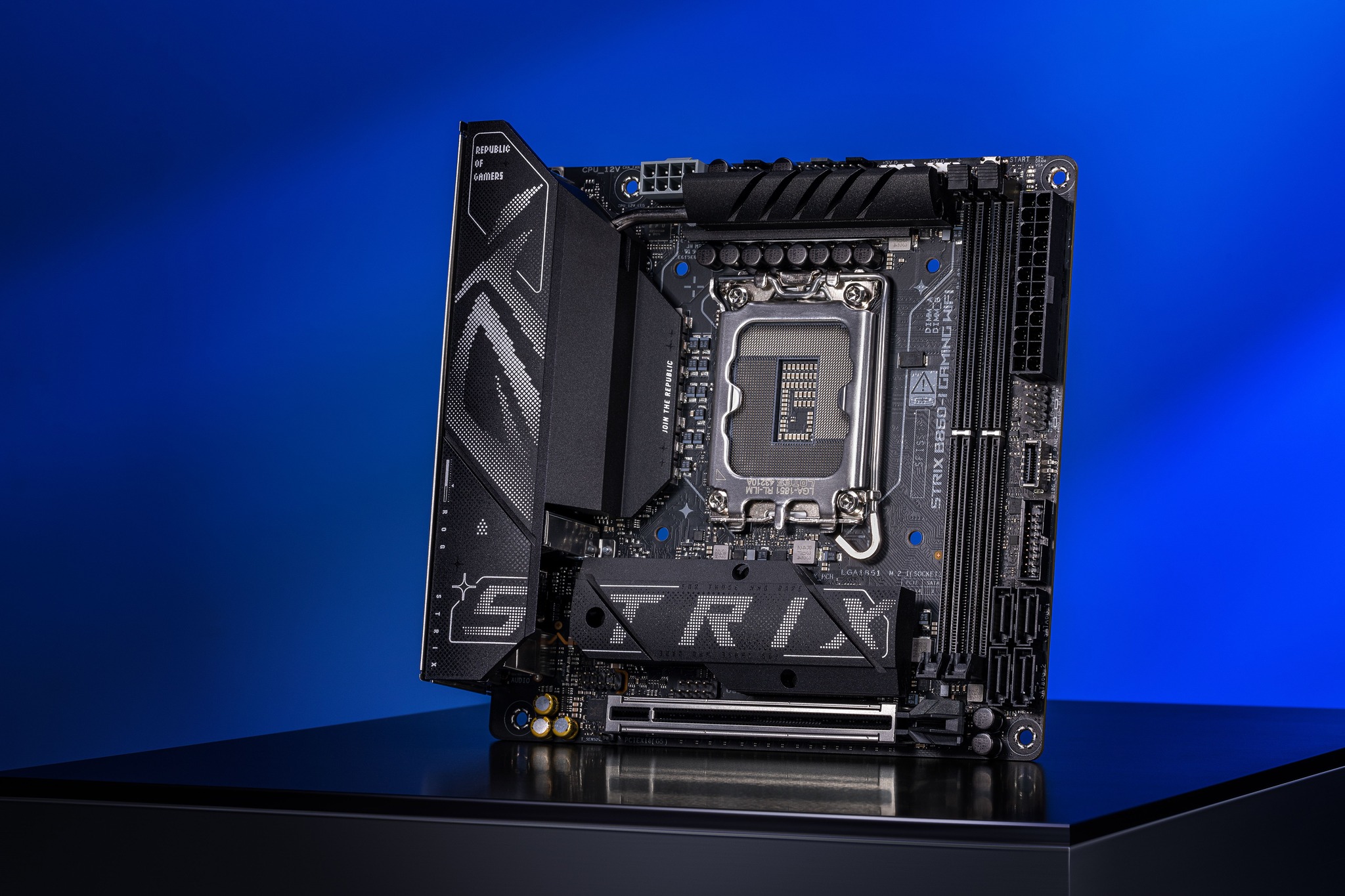 ⚡Mini but mighty! Meet the ROG STRIX B860-I #miniITX mobo with 