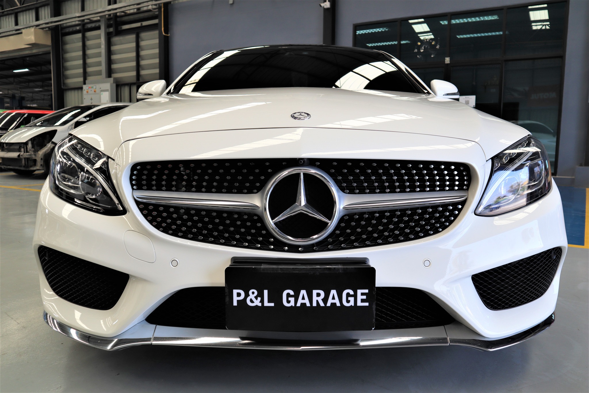 Merced... - P&L Garage ศูนย์บริการซ่อมตัวถังและสีรถยนต์มาตรฐาน