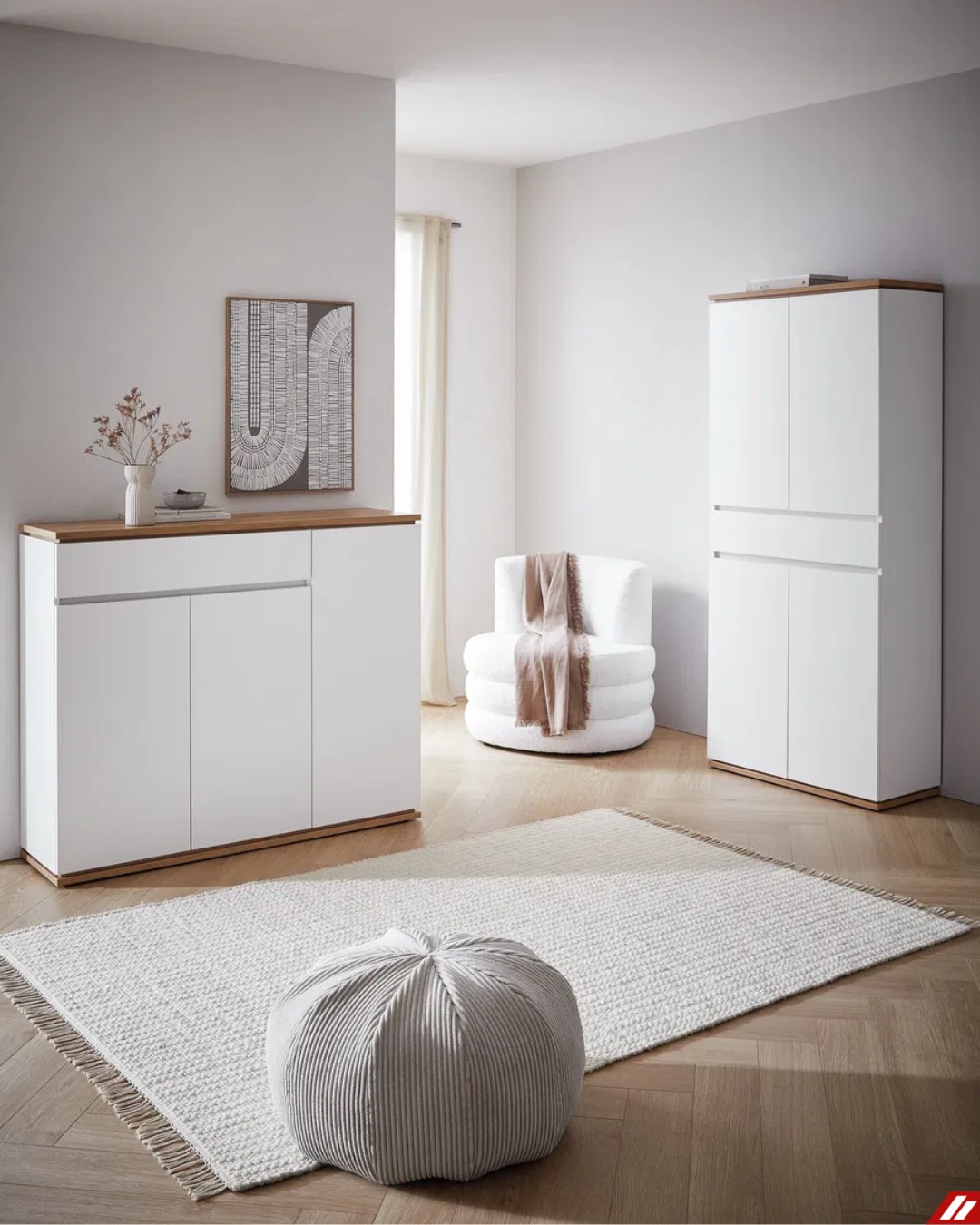 Mehr Platz für deine Schuhlieblinge! Der XL-Schuhschrank YAMAEL von XORA bietet nicht nur viel Stauraum, sondern überzeugt auch mit einem modernen Design. Perfekt, um deine Schuhe stilvoll und ordentlich zu verstauen. ✨
