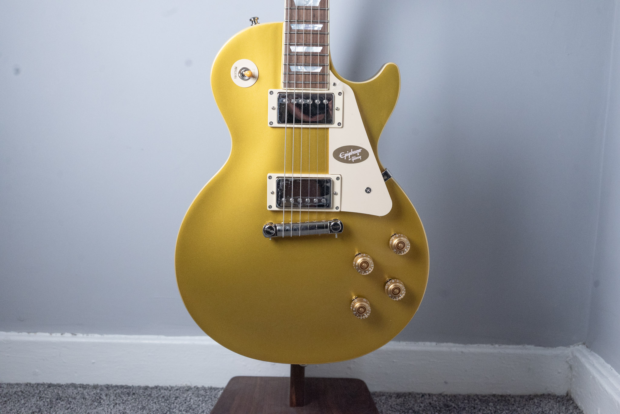 Epiphone releases Tak Matsumoto 1955 Les Paul Standard guitar