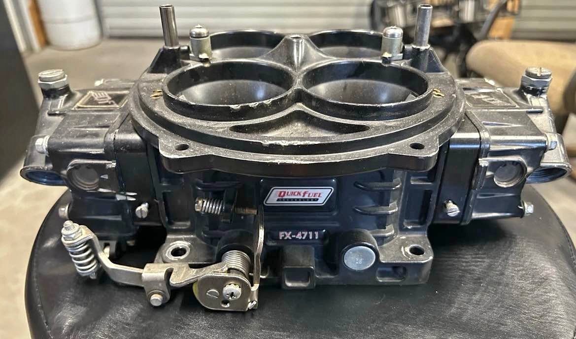 Quickfuel 1150cfm dominator 4500 carburetor - Car Engines & Engine ...