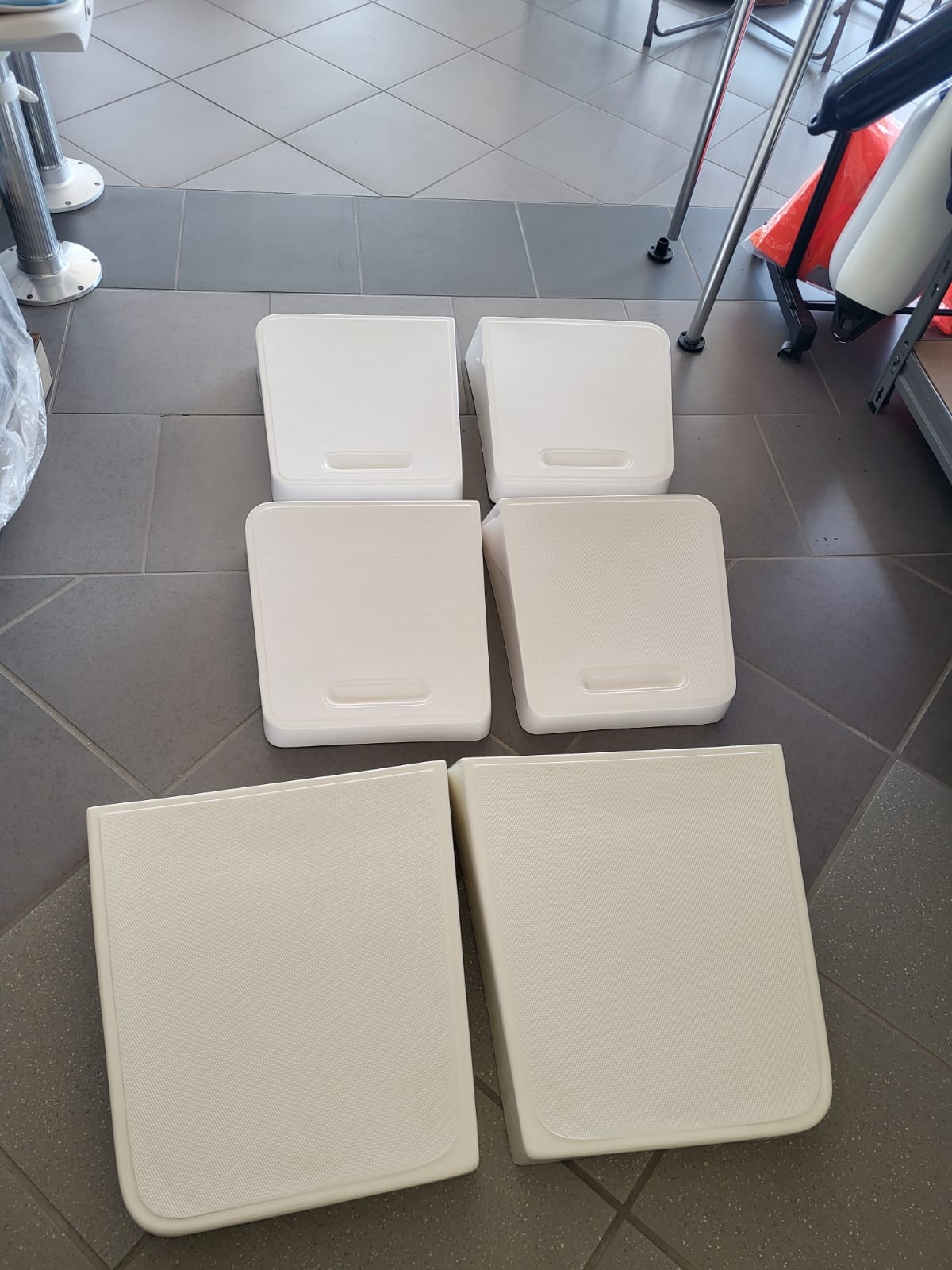 Contenitore OEC in vetroresina per gruppi di misura trifase N0ST0120