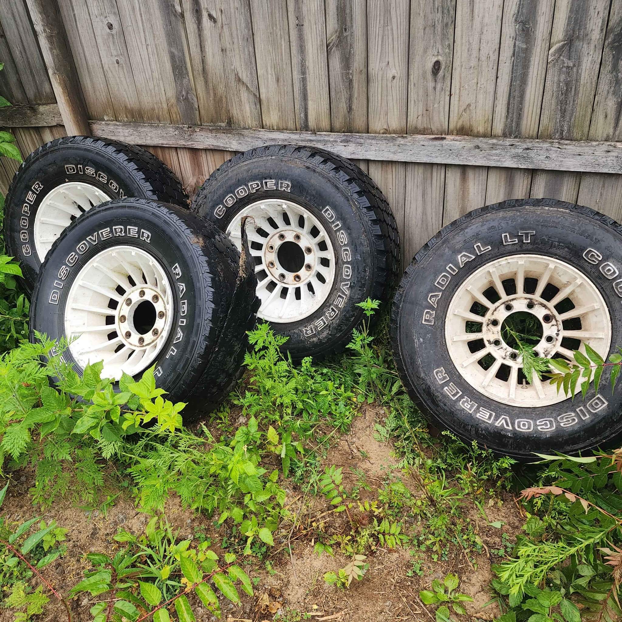 8 lug ford chevy dodge alumn hurricane rims 16.5 by 11 - Car Wheels ...