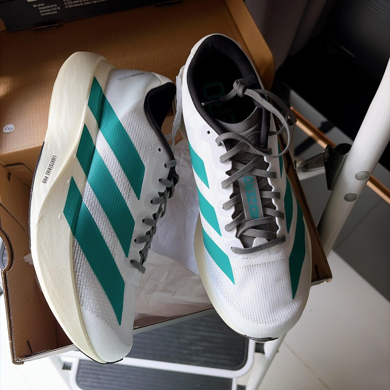 TOP - New Adidas Adizero EVO SL : cloud white / pure teal / grey 